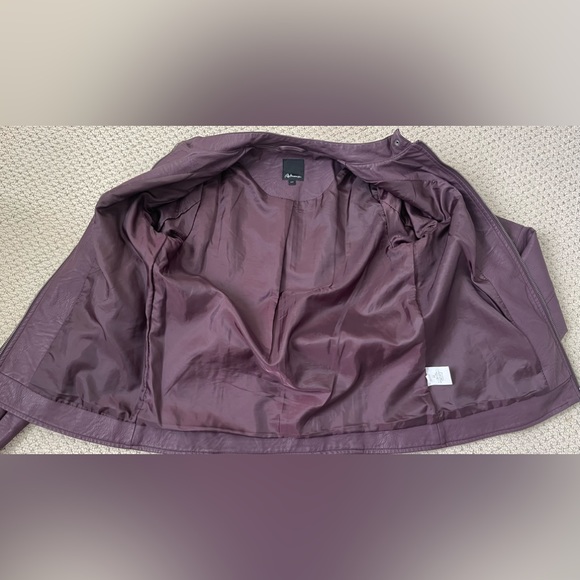 Women’s small pleather jacket in a soft plum colour. Like new. - Picture 5 of 7